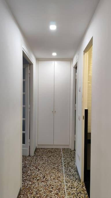 Cozy Apartment Near The Colosseum Rome Exterior photo